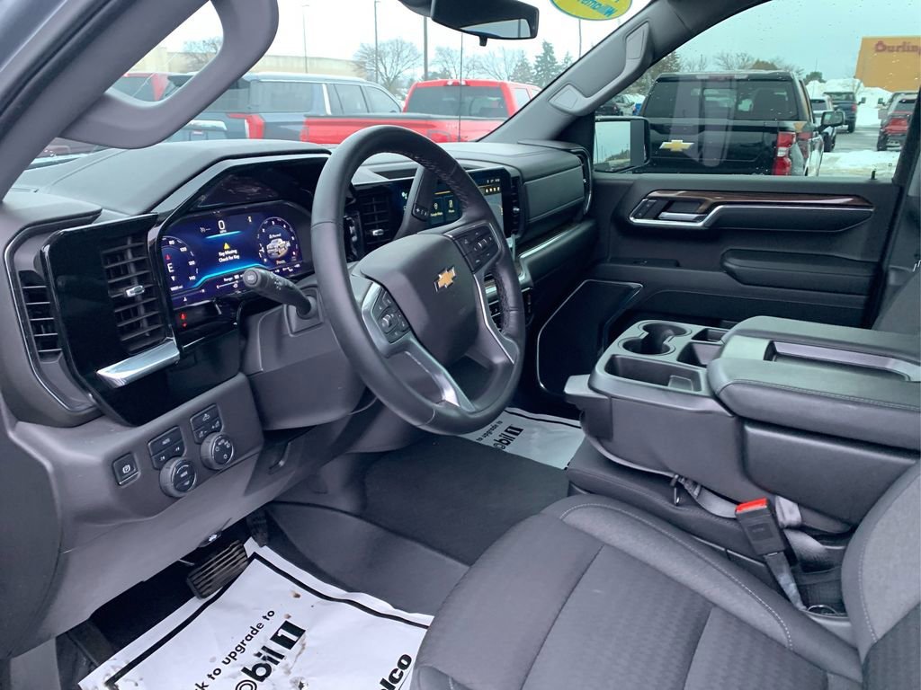 2025 Chevrolet Silverado 1500 LT - Photo 9