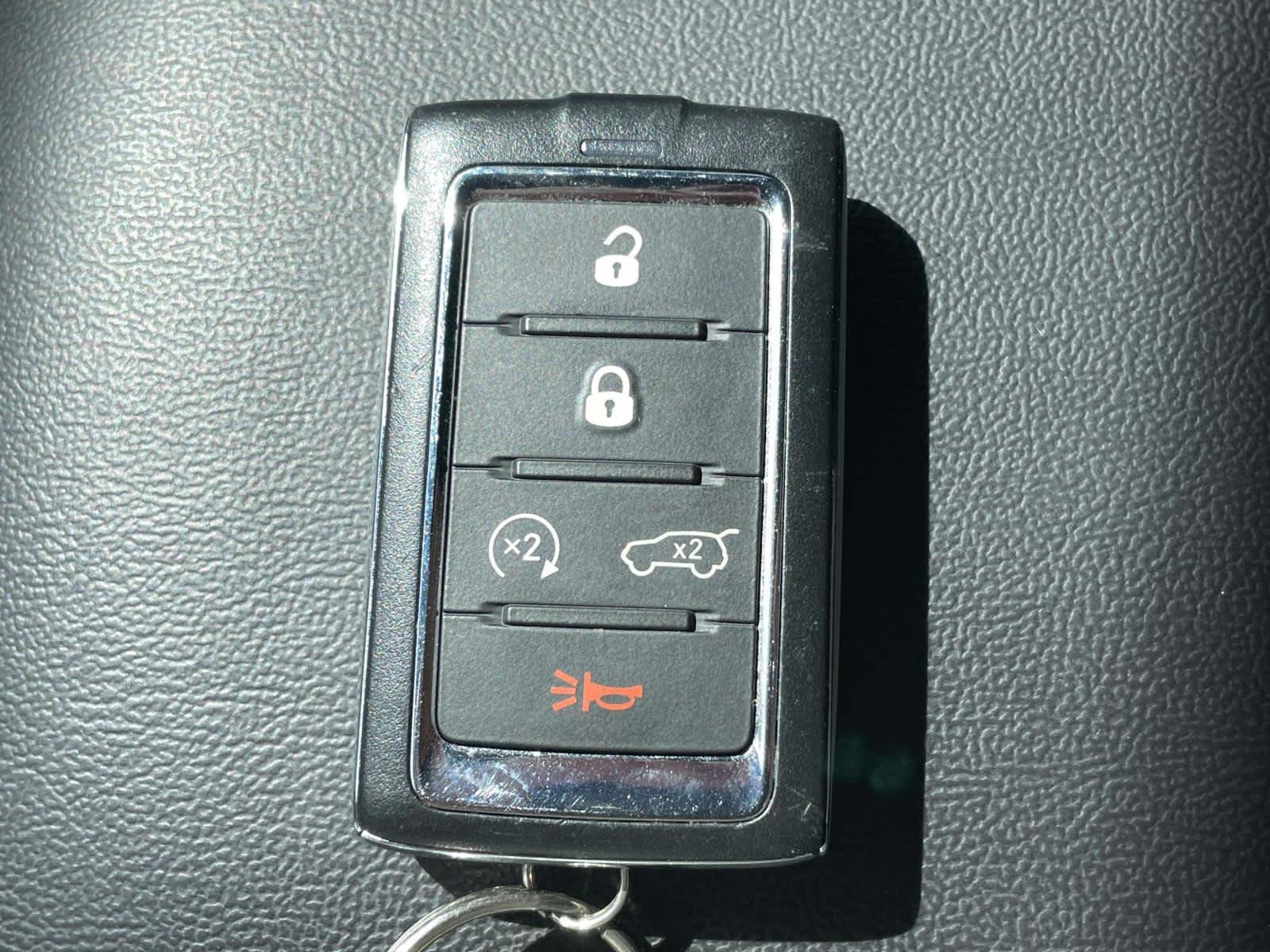 Used 2023 Baltic Gray Metallic Clearcoat Jeep Altitude image 20