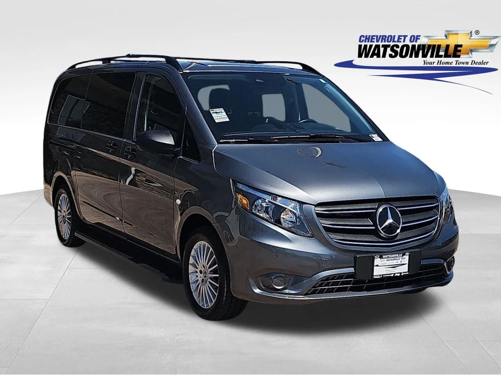 2023 Mercedes-Benz Metris Passenger Van