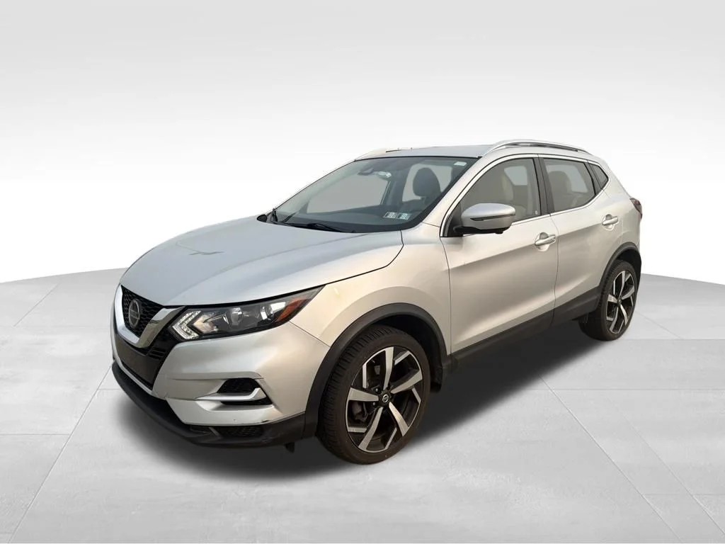 Used 2020 Silver Nissan SL image 2