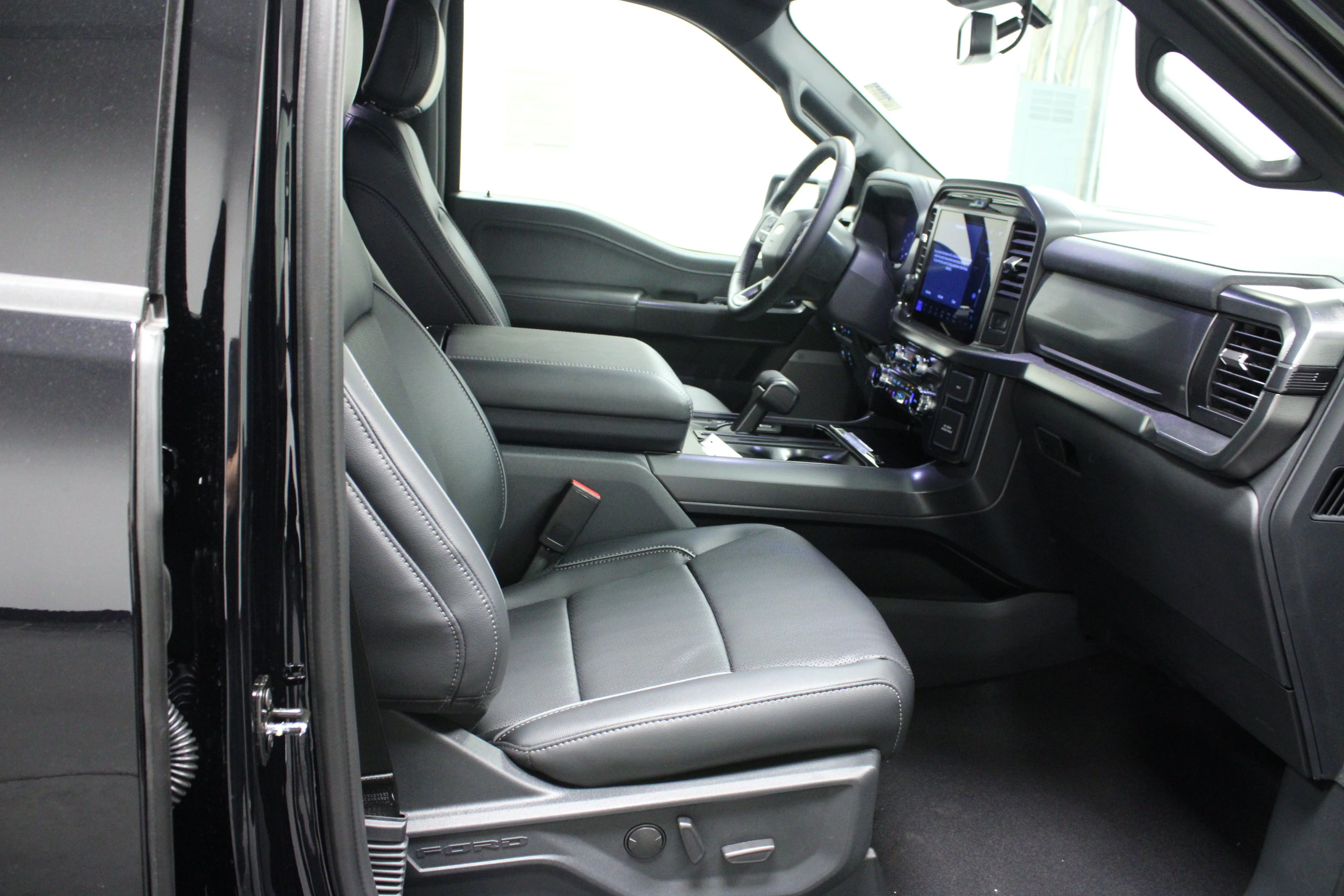 New 2026 Agate Black Metallic Ford Lariat® image 11