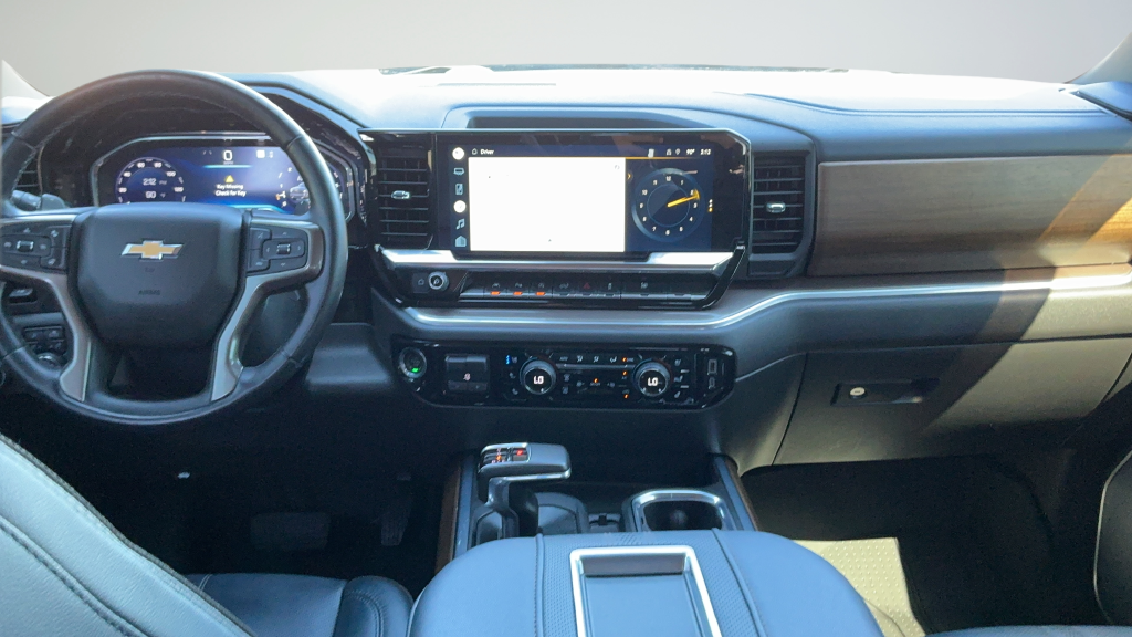 Used 2022 Blue Chevrolet High Country image 7