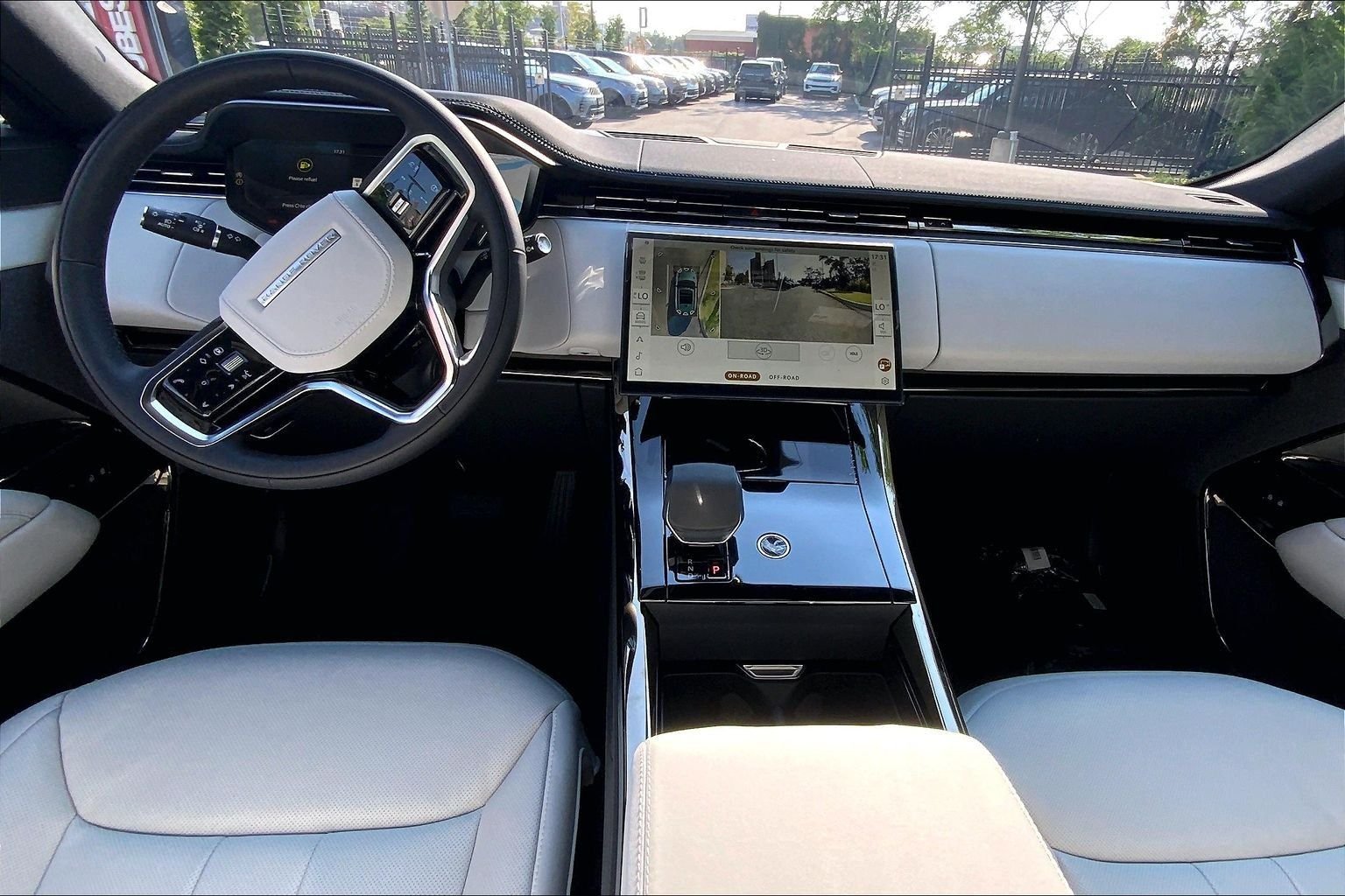 New 2026 Santorini Black Land Rover SE image 5