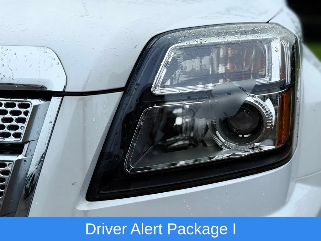 Used 2017 WHITE FROST TRICOAT GMC Denali image 11