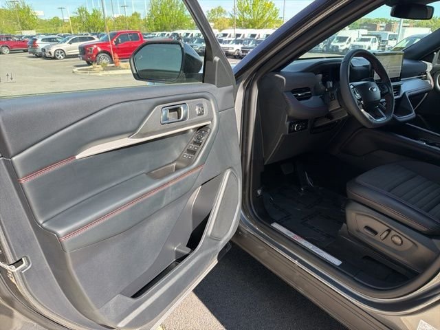 New 2026 Carbonized Gray Metallic Ford ST-Line image 10