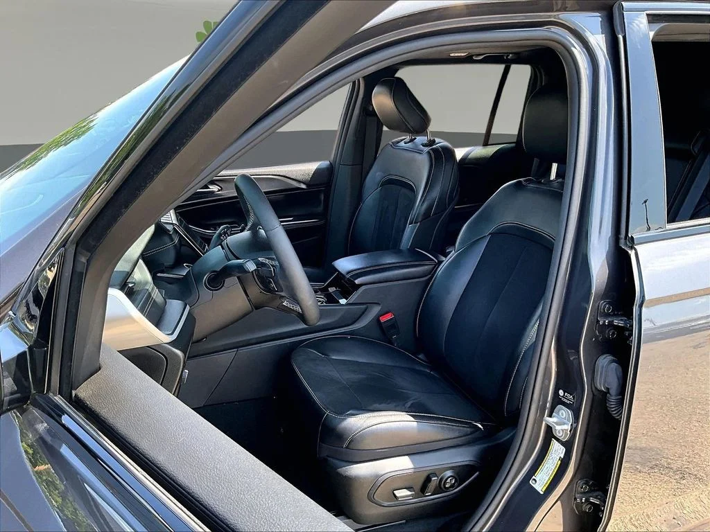 Used 2023 Gray Jeep Altitude X image 24