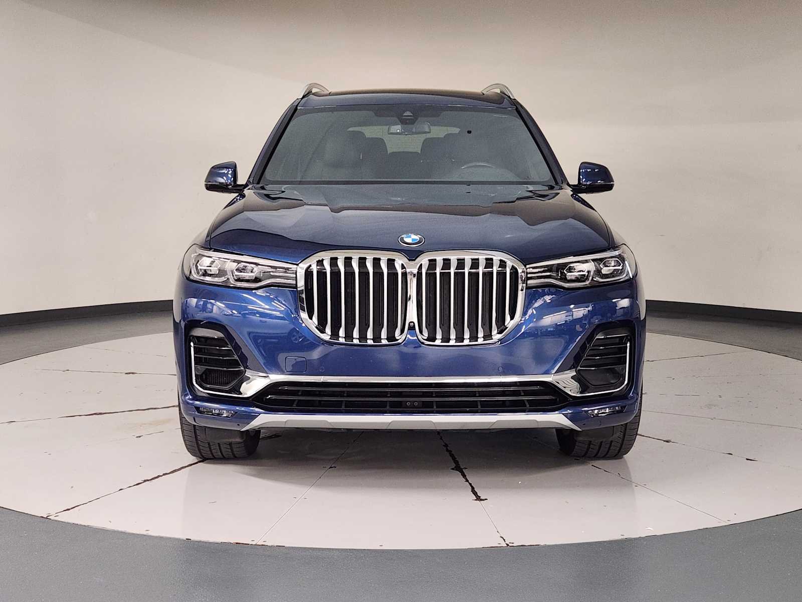 Used 2022 Phytonic Blue Metallic BMW xDrive40i image 9