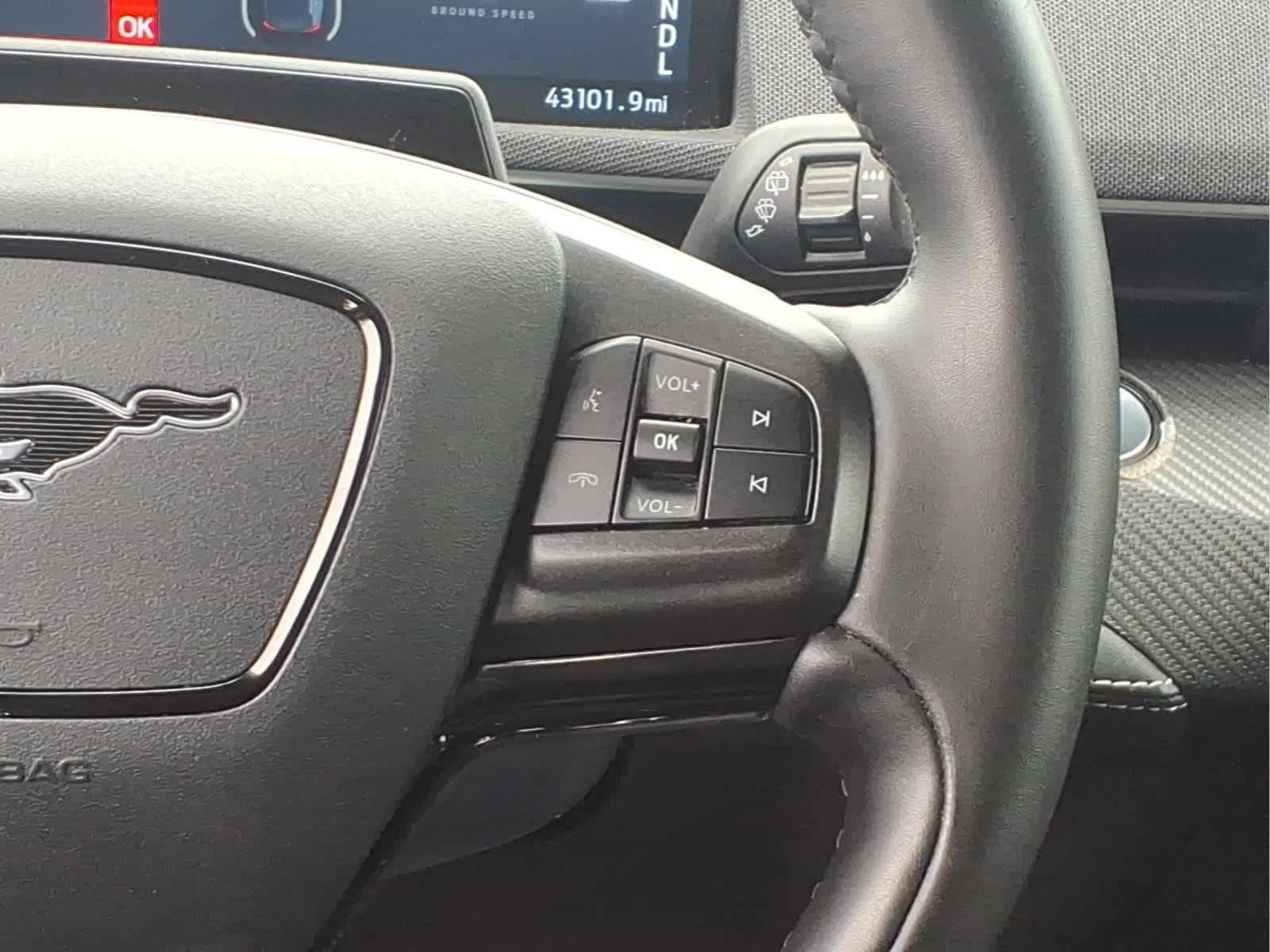 Used 2024 Glacier Gray Metallic TriCoat Ford Select image 23