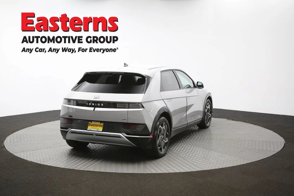 Used 2023 Gray Hyundai SE image 36