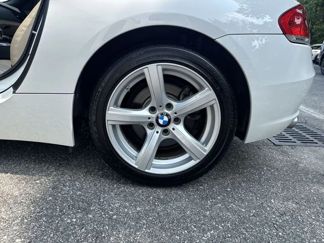 Used 2013 White BMW sDrive28i image 28