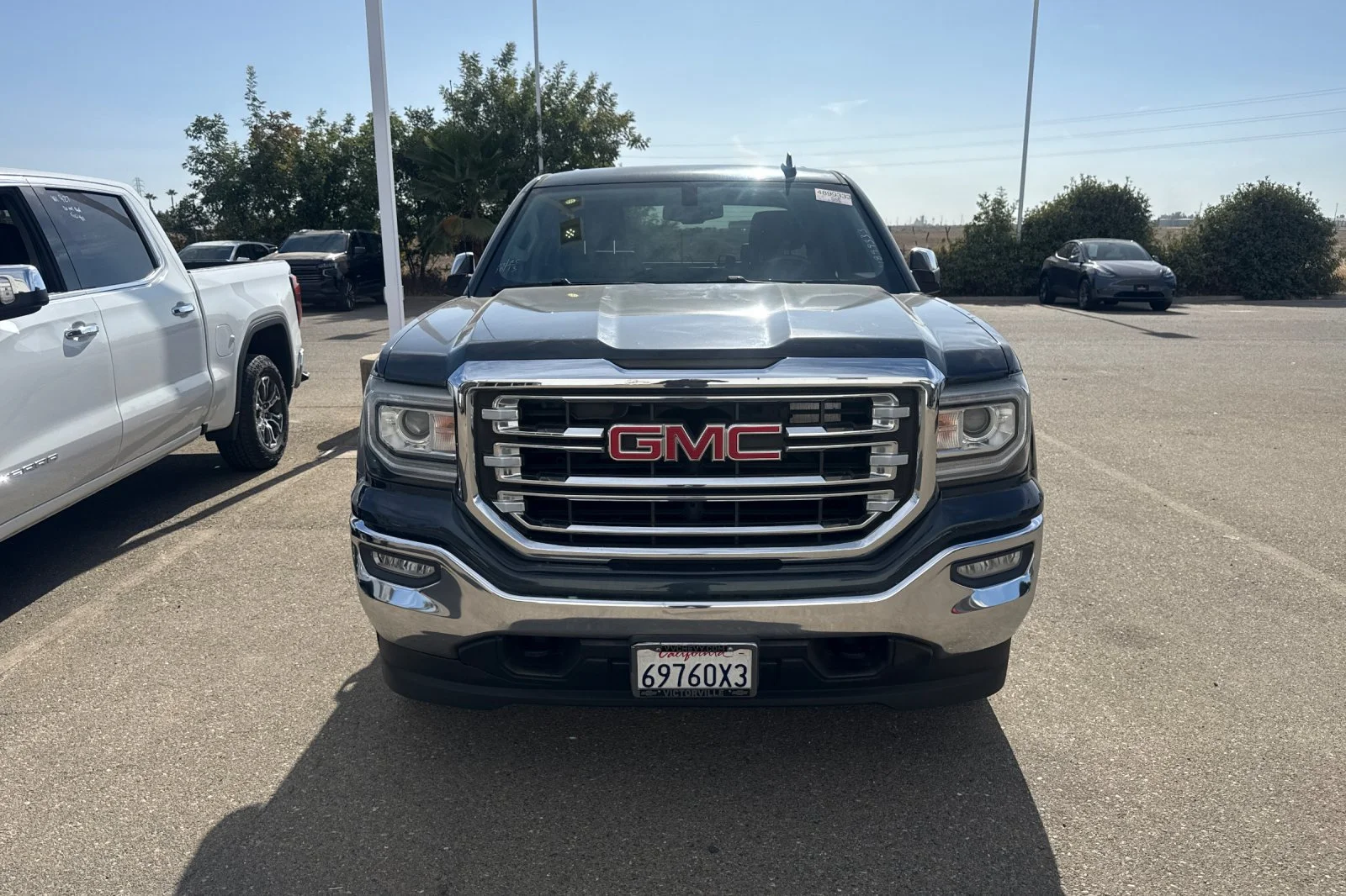 Used 2018 Gray GMC SLT image 6
