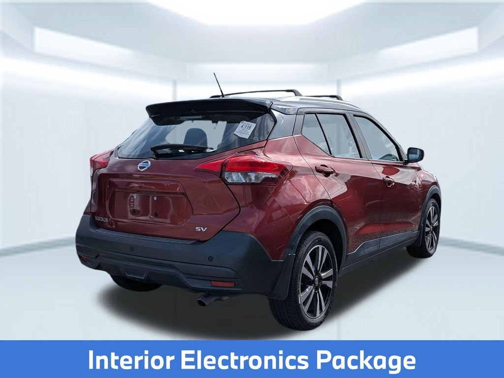 Used 2018 Red Nissan SV image 4
