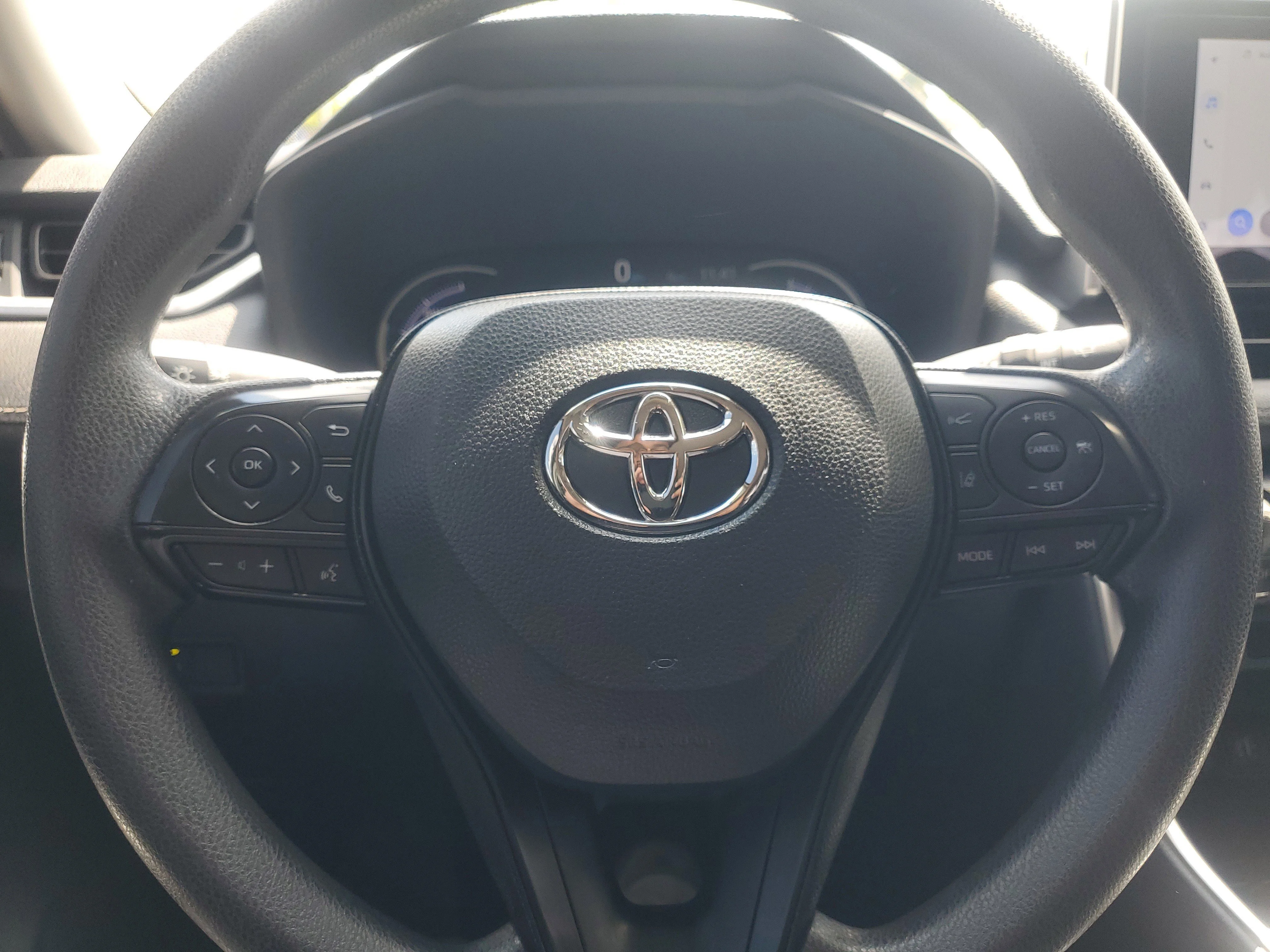 Certified Used 2025 Magnetic Gray Metallic/Midnight Black Metallic Toyota Hybrid XLE image 20
