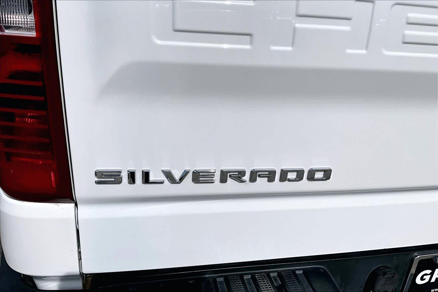 Used 2019 Summit White Chevrolet LT image 31