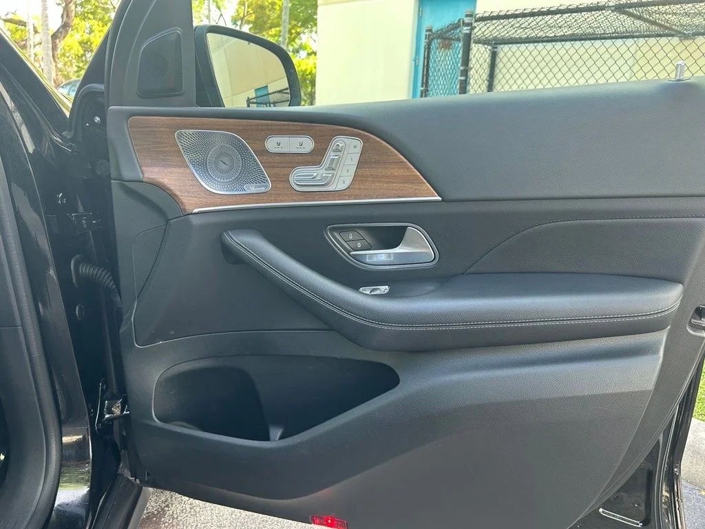 Used 2025  Mercedes-Benz GLE 350 image 36