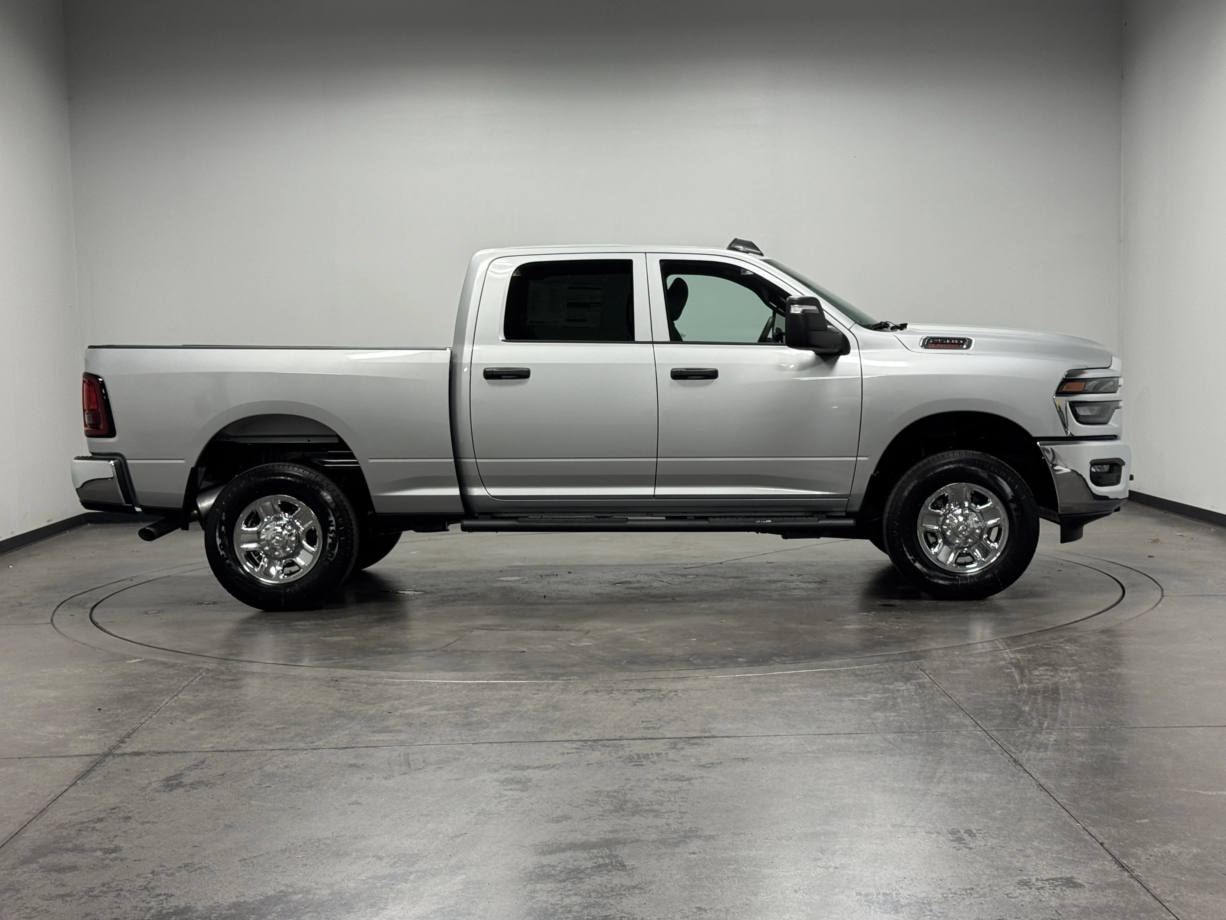 New 2026 Silver-Zynith Exterior Paint RAM Tradesman image 9
