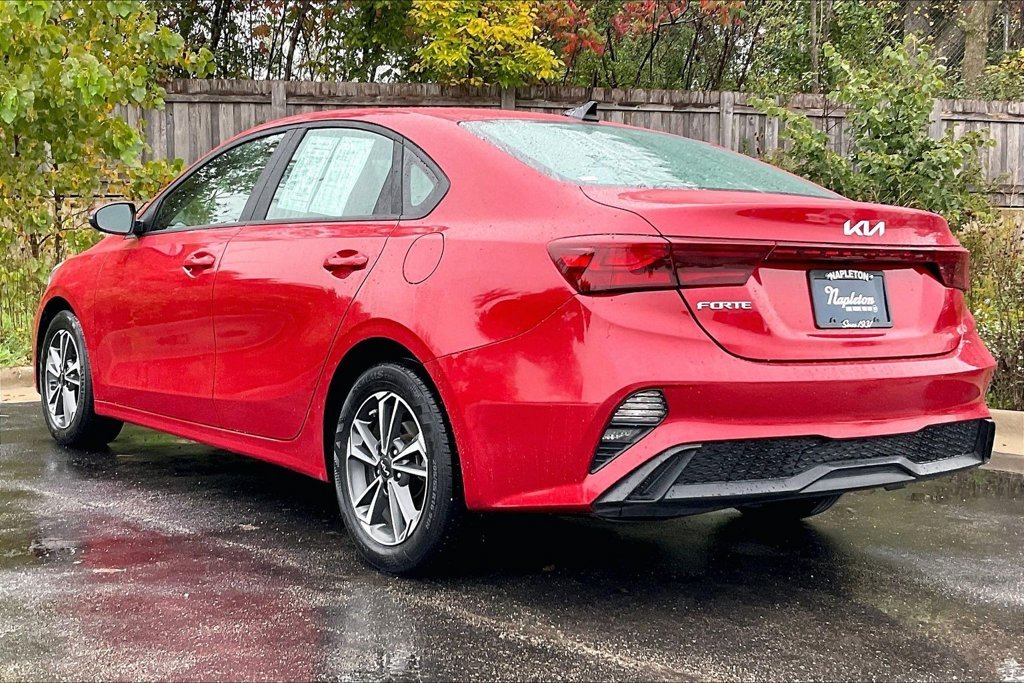Used 2023 Red Kia LXS image 10