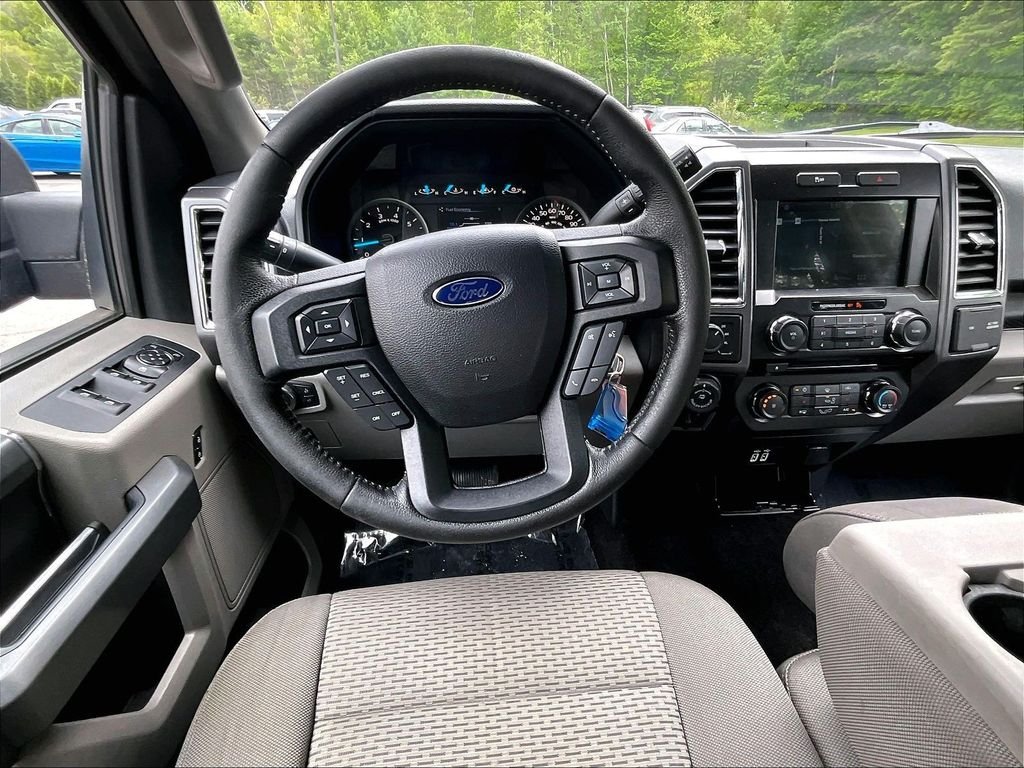 Used 2016 Ruby Red Metallic Tinted Clearcoat Ford XLT image 17