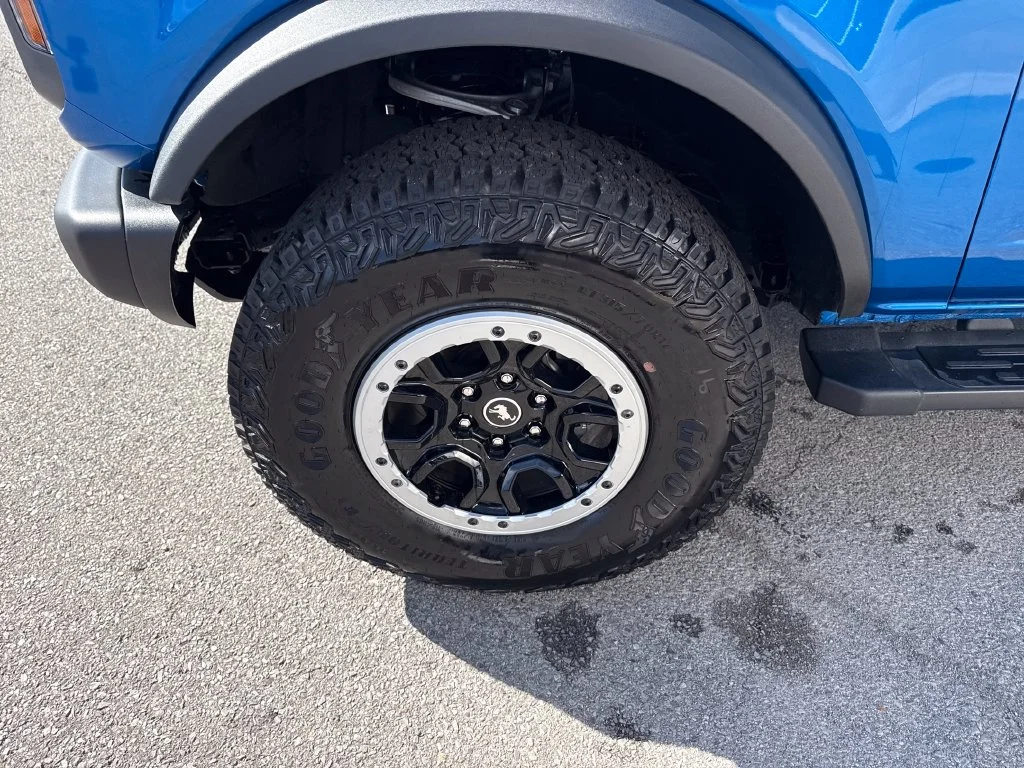 New 2026 Velocity Blue Metallic Ford Badlands® image 15