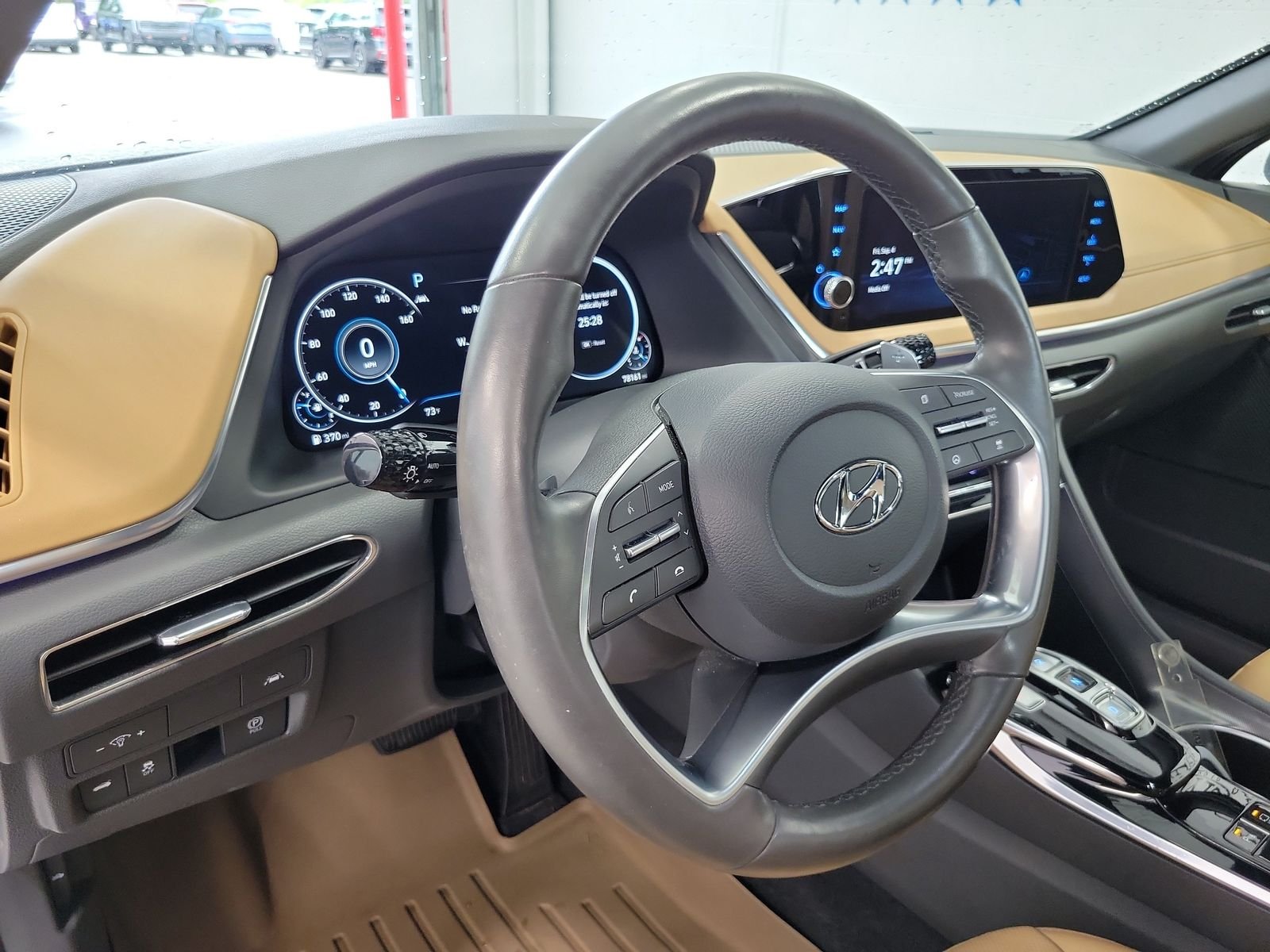Used 2022 Gray Hyundai Limited image 9