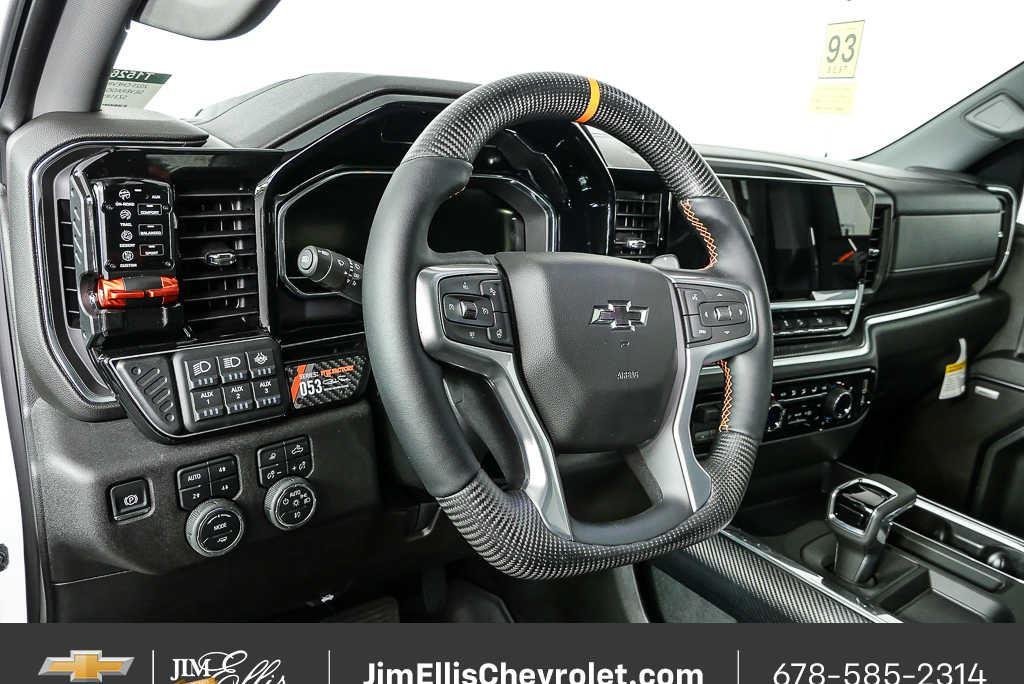 New 2025 Summit White Chevrolet RST image 4