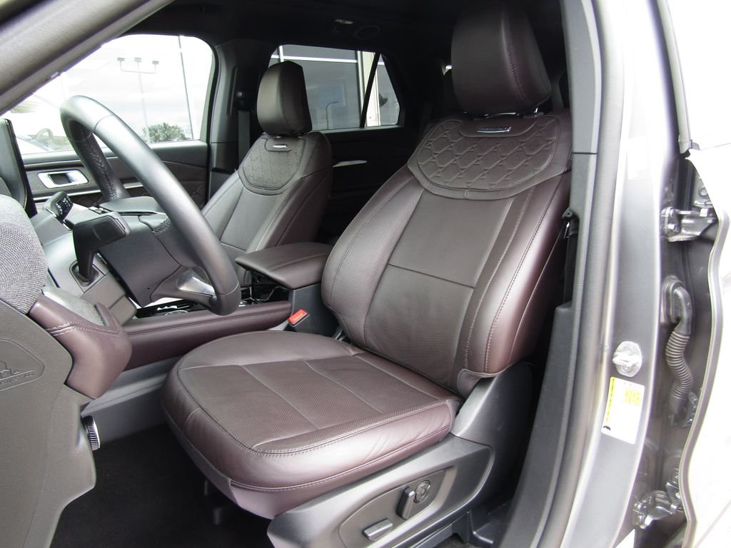 Used 2025 Gray Ford Platinum image 26
