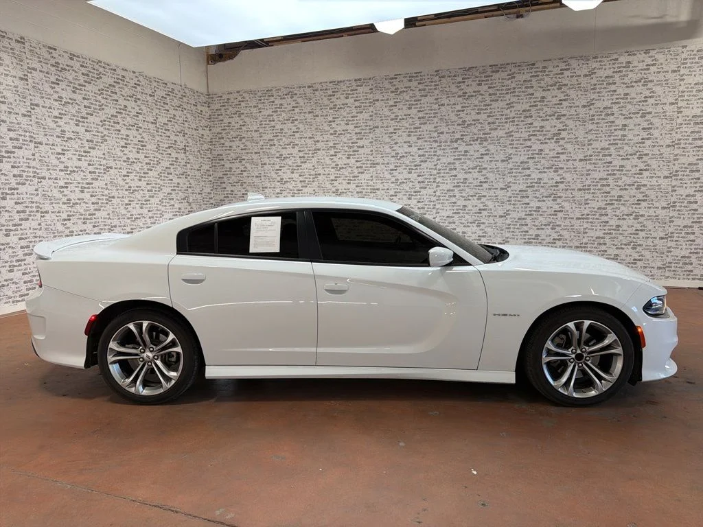 Used 2022 White Knuckle Clearcoat Dodge R/T image 8
