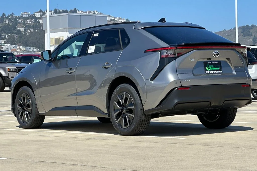 New 2026 Heavy Metal <sup>1</sup> Toyota  XLE image 6