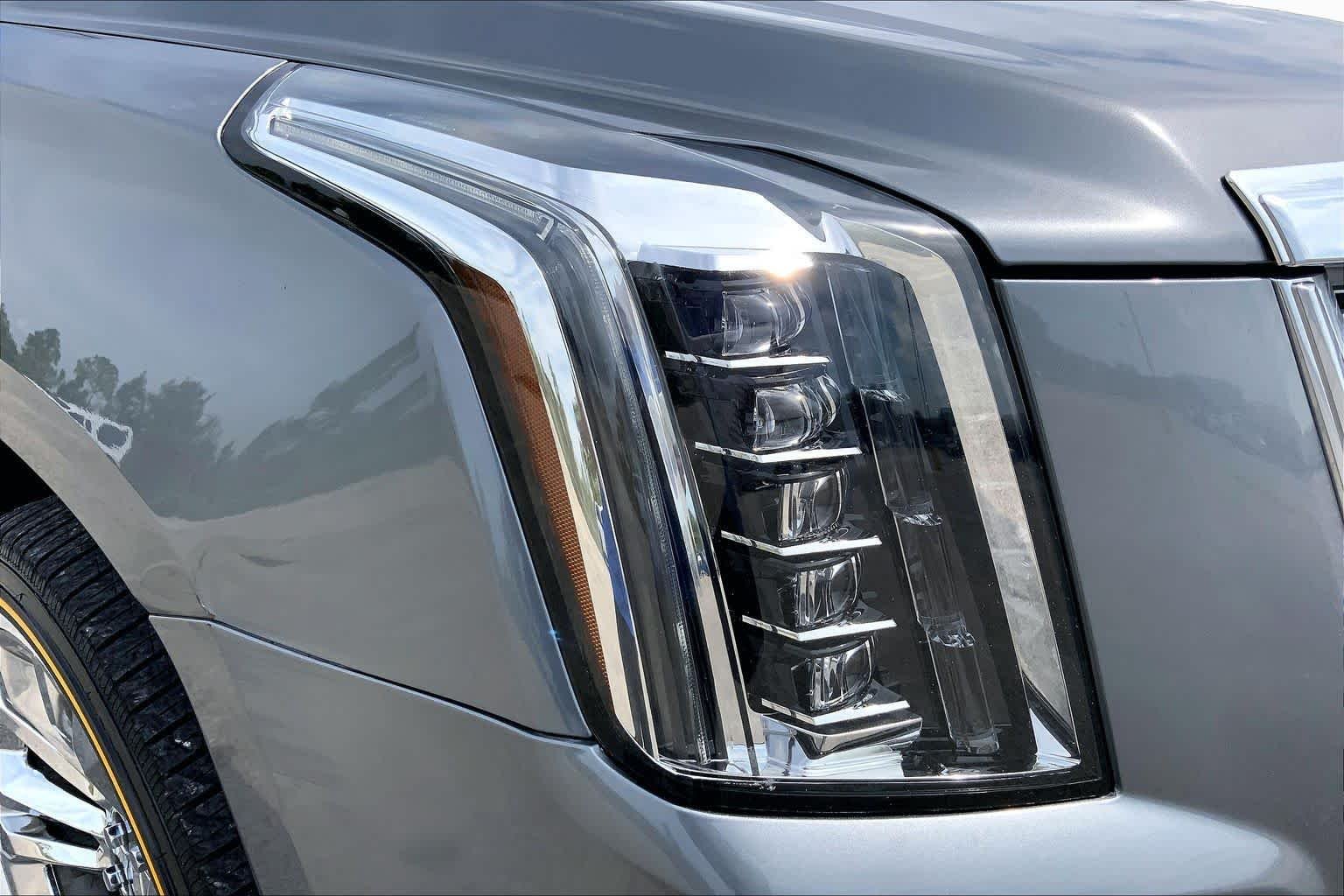Used 2018 Satin Steel Metallic Cadillac Luxury image 27