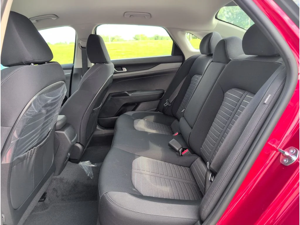 2025 Kia K5 LXS - Photo 28