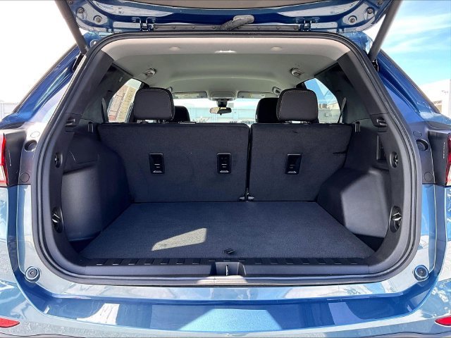 Used 2024 Lakeshore Blue Metallic Chevrolet LT image 29
