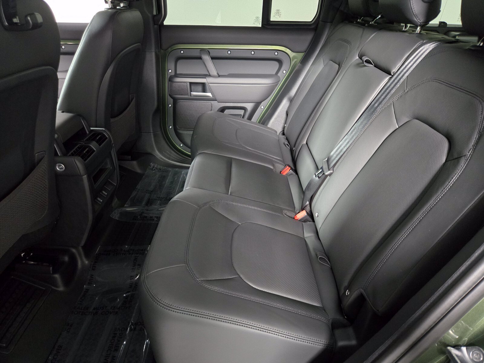 New 2026 Woolstone Green Land Rover X-Dynamic SE image 5