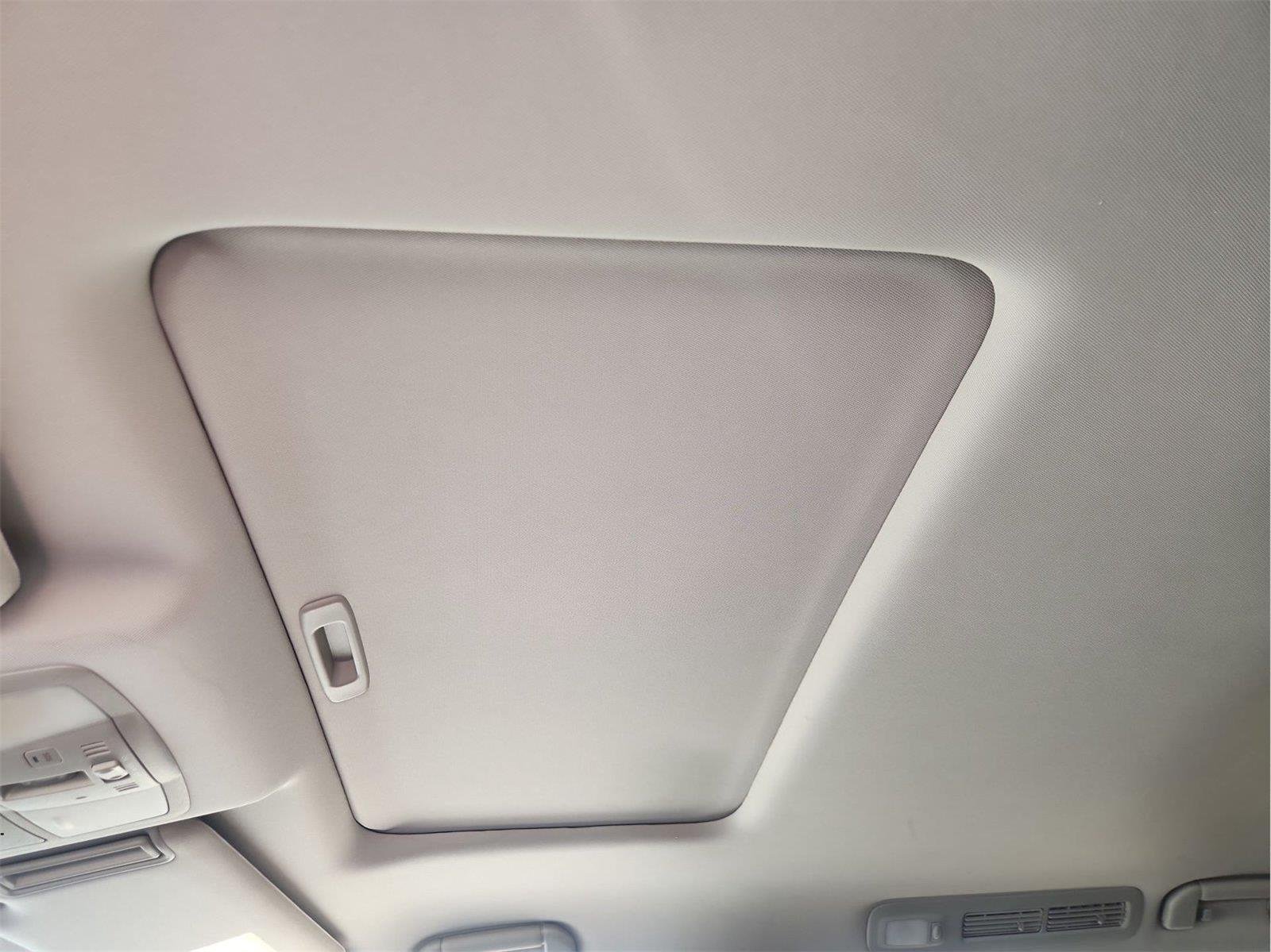 2015 INFINITI QX80 photo 18 of 34