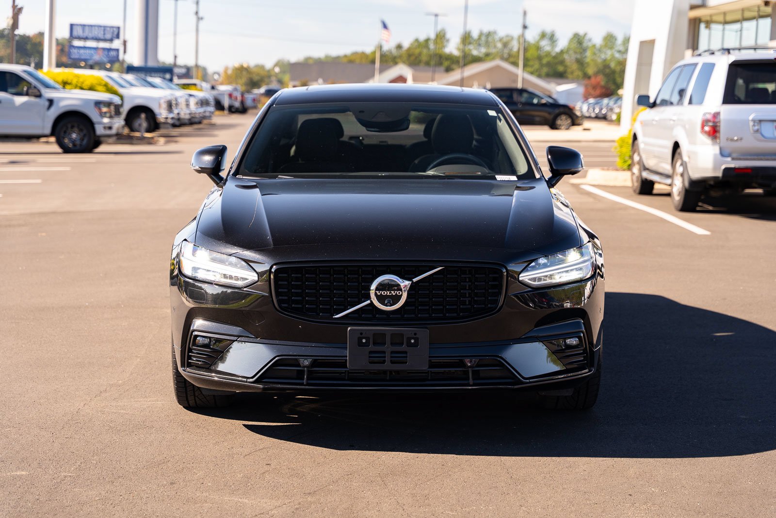 Certified Used 2021 Black Volvo T6 R-Design image 3