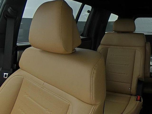 New 2027 White Hyundai Limited AWD image 40
