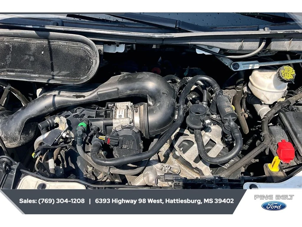 Used 2023 Oxford White Ford XLT image 8