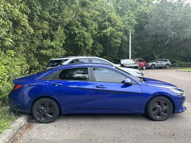 Used 2021 Blue Hyundai SEL image 5