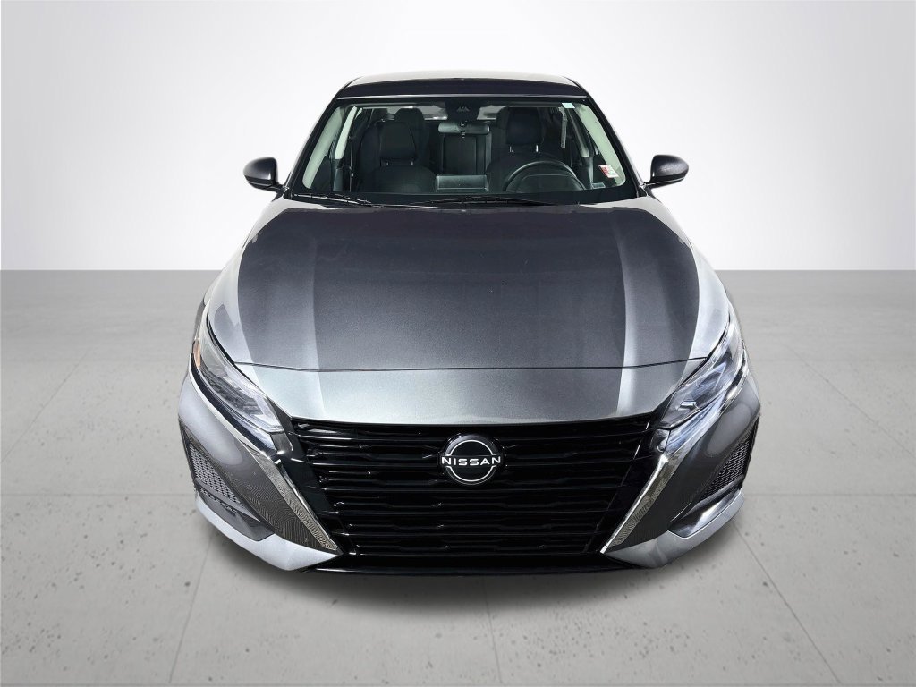 Used 2025 Gun Metallic Nissan 2.5 SV image 3