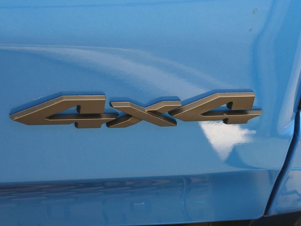 New 2026 Hydro Blue Pearl-Coat Exterior Paint RAM Laramie image 27