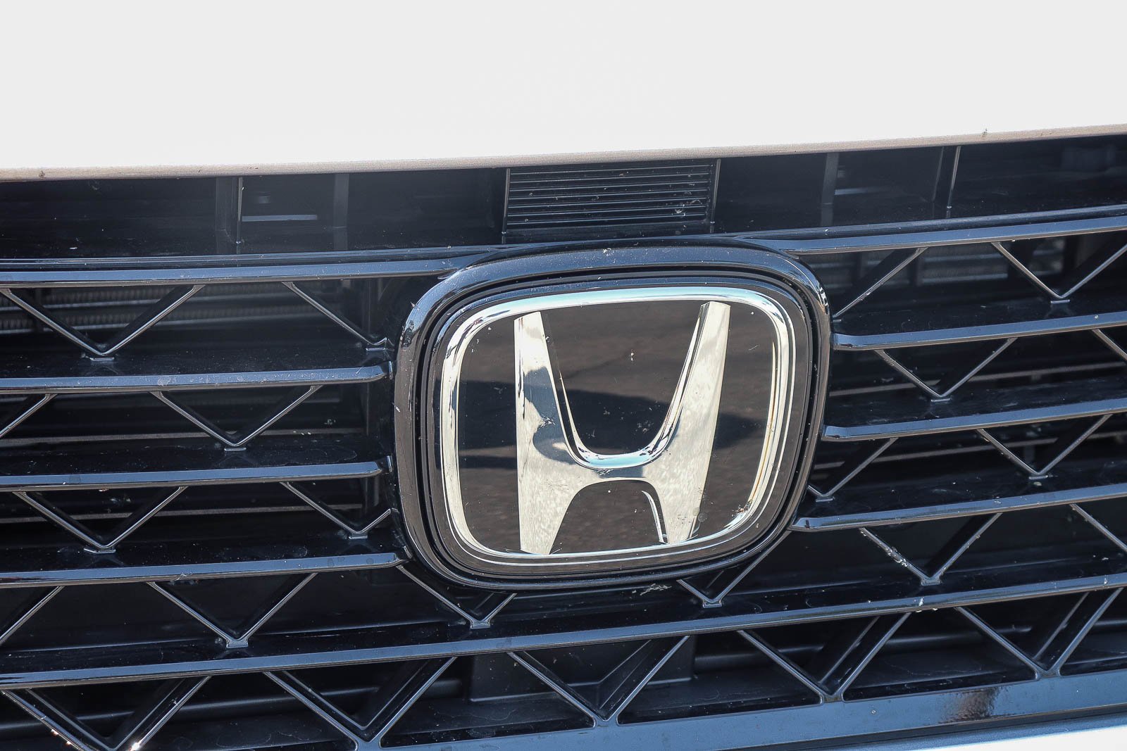 Certified Used 2024 Solar Silver Metallic Honda Sport-L image 4