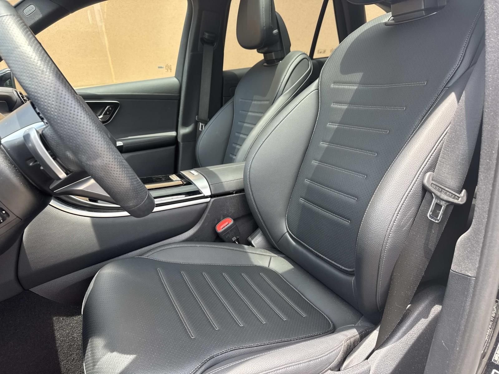 Certified Used 2026 Black Mercedes-Benz GLC 300 image 18