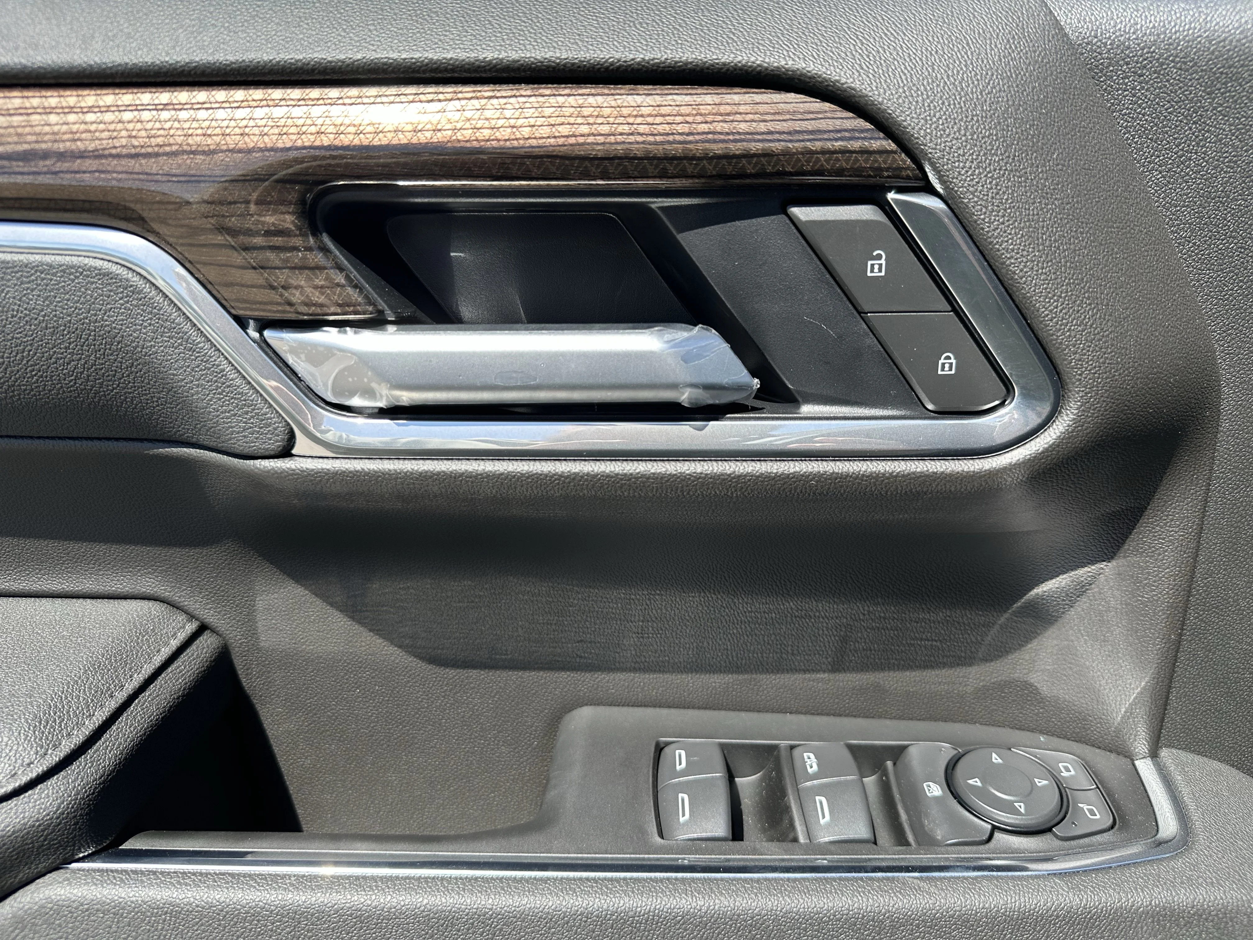 New 2026 Summit White Chevrolet LT Trail Boss image 10