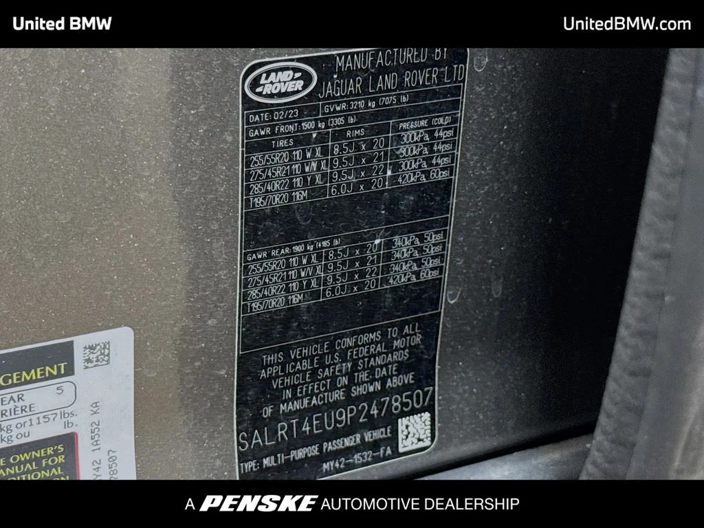 Used 2023  Land Rover S R-Dynamic image 16