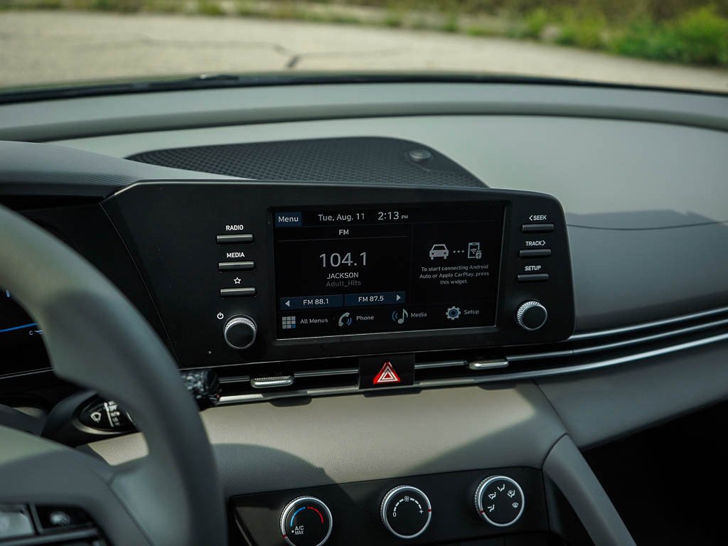 New 2026 Amazon Gray Hyundai SE Sedan FWD image 21