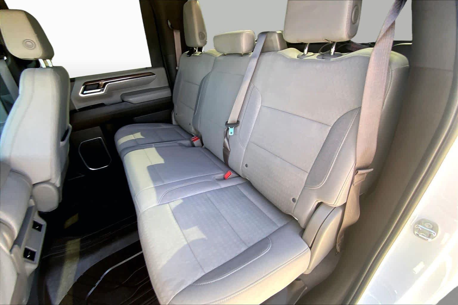 Used 2024 Summit White Chevrolet LT image 20