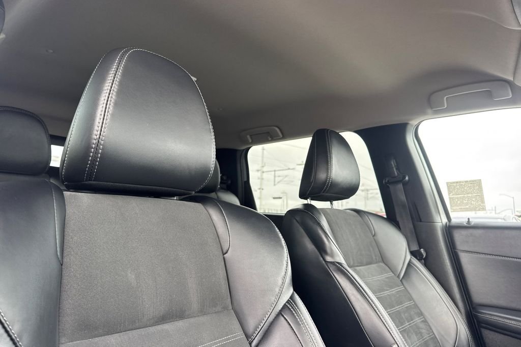 Used 2024 Blue Mitsubishi SE image 22