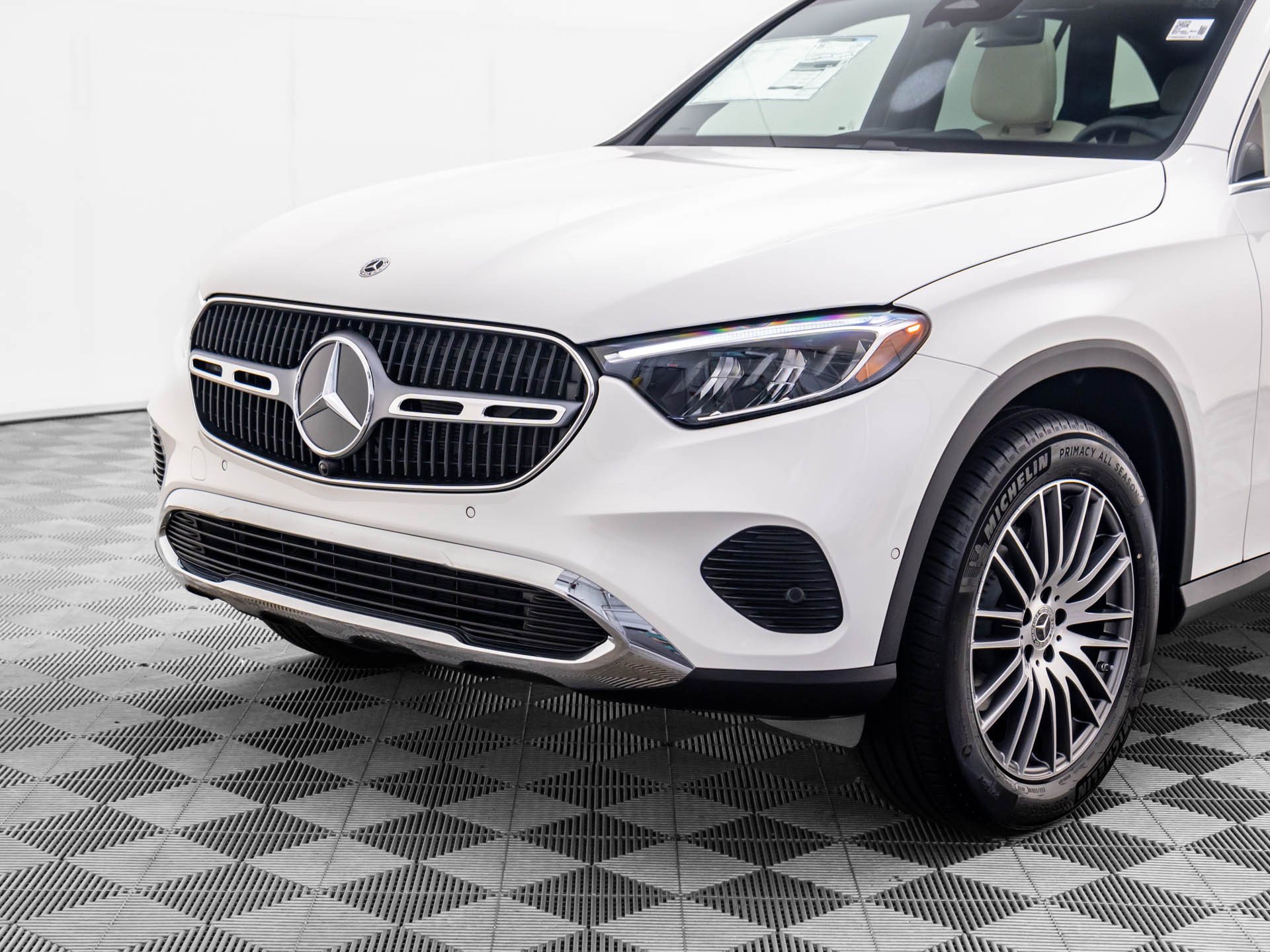 New 2026 Polar White Mercedes-Benz GLC 300 image 33