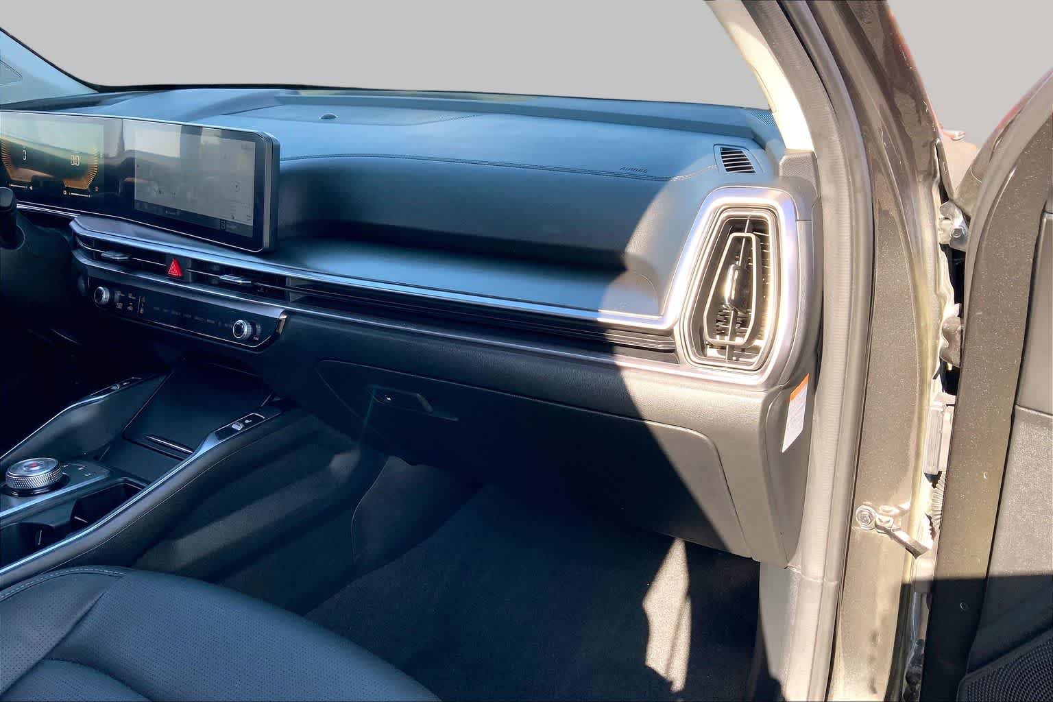 Used 2025 Interstellar Gray Kia EX image 19