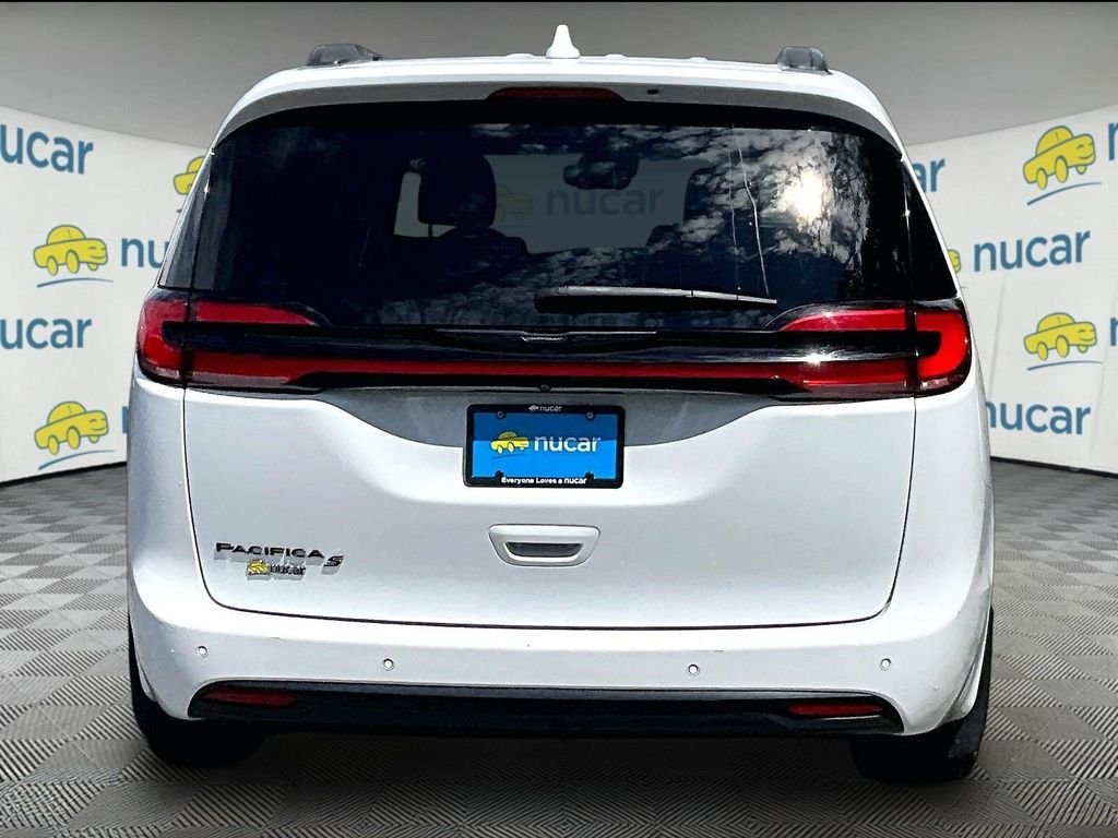 Used 2021 White Chrysler Touring L image 5