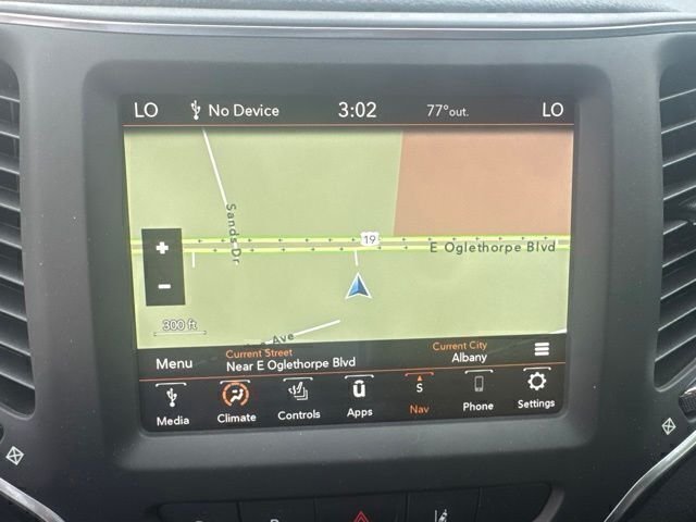 Used 2023 White Jeep Altitude image 16